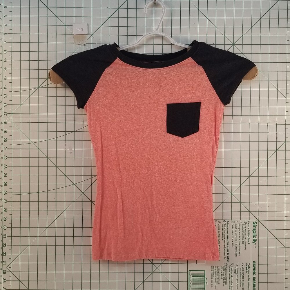 Empcyre Raglan-style Short Sleeve Tee Small